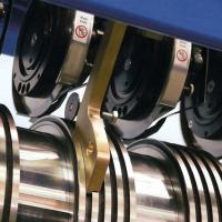 Precise knife positioning in the DIENES slitting system.